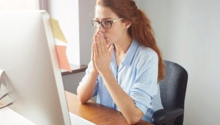 Человек с головой в очках с аксессуарами на лице.